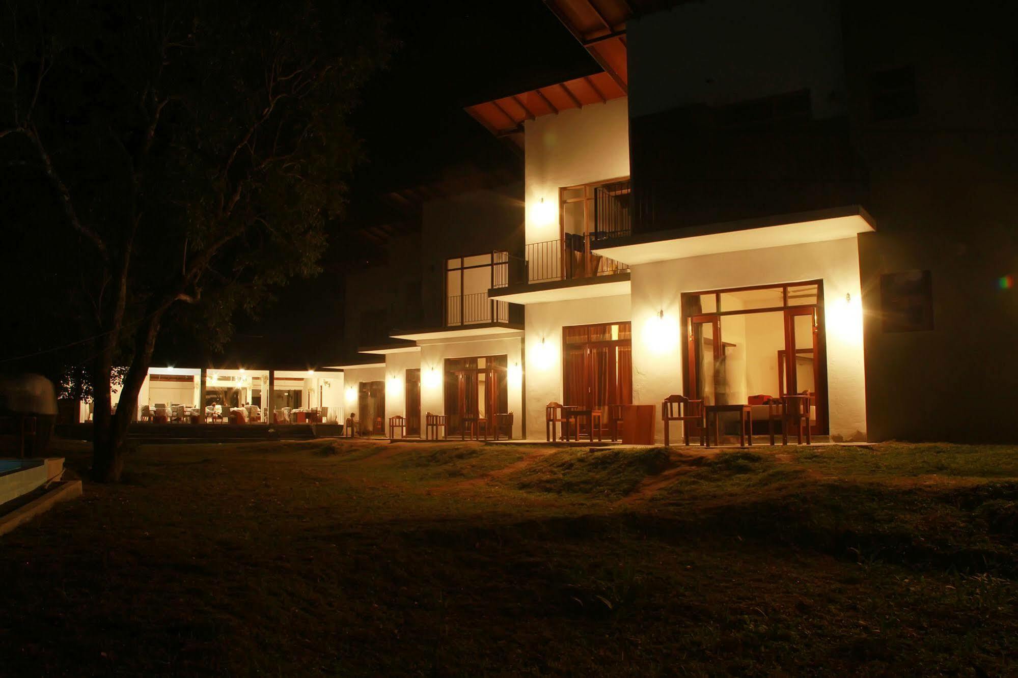 Sigiriya Wewa Addara Hotel - Hotel By The Lake Εξωτερικό φωτογραφία